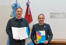 Firma del convenio entre el Ministerio de Educación y el Ente Metropolitano Córdoba para impulsar prácticas laborales para estudiantes