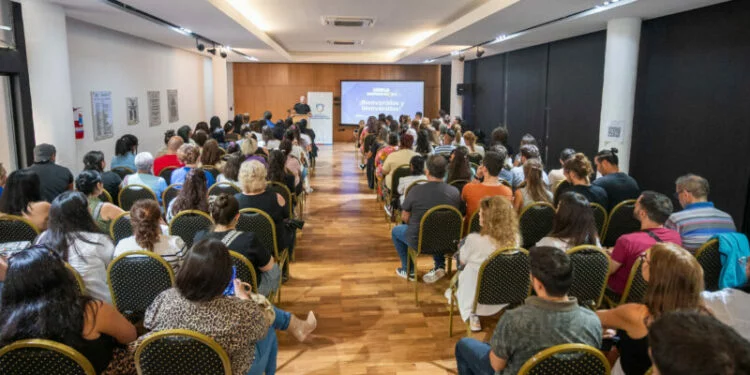Emprendedores en Córdoba participando en un ciclo de capacitación