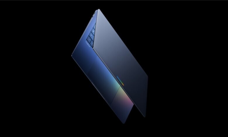 Imagen de un Googlebook y un Chromebook