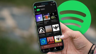 Imagen de la aplicación de Spotify en un dispositivo móvil, destacando la calidad de audio sin pérdida