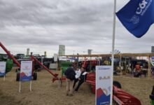 Imagen de maquinaria agrícola en un campo de Córdoba