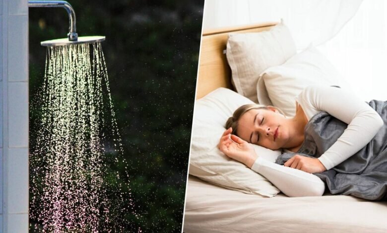Persona duchándose con agua tibia antes de dormir