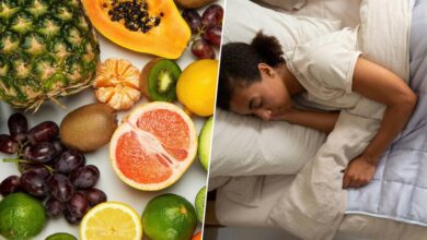 Frutas variadas sobre una mesa, con un fondo relajante