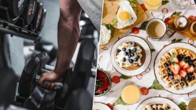 Imagen de un desayuno saludable con frutas y granola