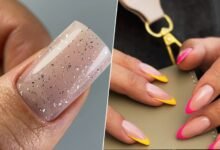 Imagen de una persona recibiendo una manicura rusa