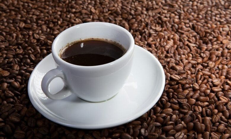 Taza de café con vapor