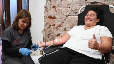 Voluntarios donando sangre en una jornada de donación en Córdoba