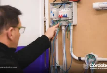 Imagen de una sesión de capacitación de CBA Me Capacita, mostrando a participantes involucrados en actividades prácticas.