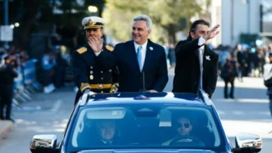 Llaryora encabezando el acto provincial por el Día de la Bandera en Bell Ville