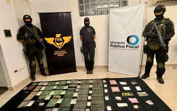 Gráfico que muestra la reducción en homicidios y robos en Córdoba