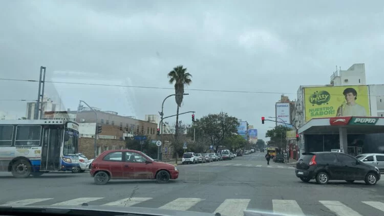 Imagen de un termómetro con temperaturas bajas