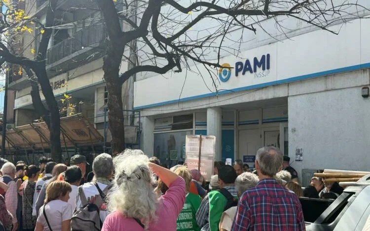 Protesta de prestadores del PAMI en Córdoba