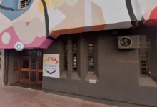 Imagen de la bandera de Venezuela y la Cruz Roja Argentina