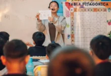 Estudiantes de una escuela secundaria de Córdoba participan en una clase de chino mandarín