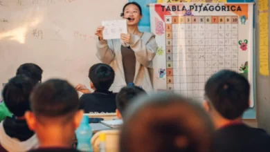 Estudiantes de una escuela secundaria de Córdoba participan en una clase de chino mandarín