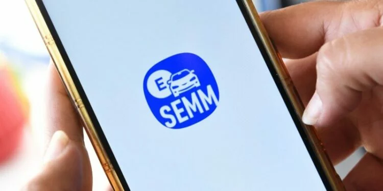 Imagen de la App SEMM en un dispositivo móvil, mostrando su interfaz fácil de usar