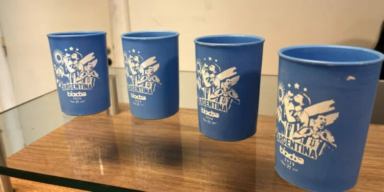 Vaso mundialista de la Escuela Municipal de Economía Circular de Córdoba