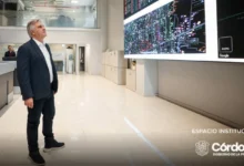 El gobernador Llaryora recorrió el Centro de Control de Alumbrado Público Inteligente en Córdoba