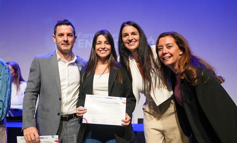 Ceremonia de entrega de certificados a los nuevos especialistas en Mediación