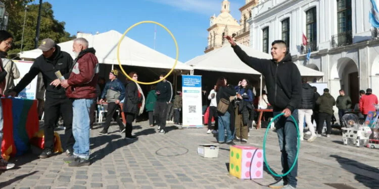 Imagen de la Expo CbaPreviene en la Plaza San Martín de Córdoba