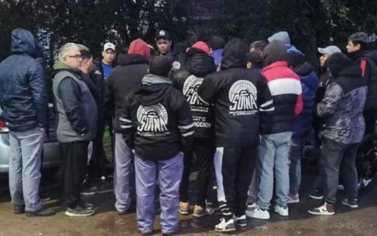 Protesta de trabajadores del sector neumáticos en Fábrica Ruiz