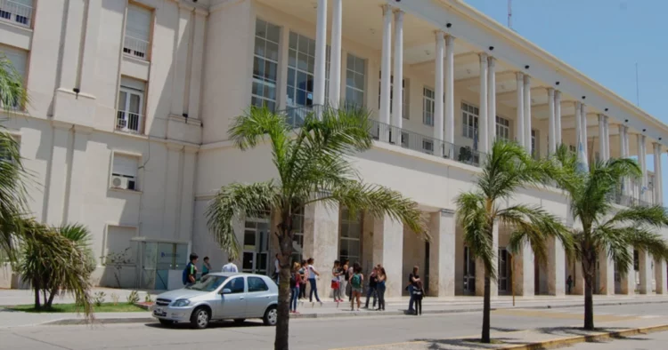 Logotipo de la Universidad Nacional de Córdoba
