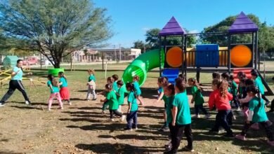 Niños y niñas participando en el Tren de la Salud