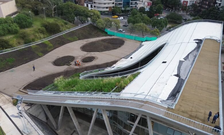 Imagen de la cubierta verde del Centro Cultural Córdoba