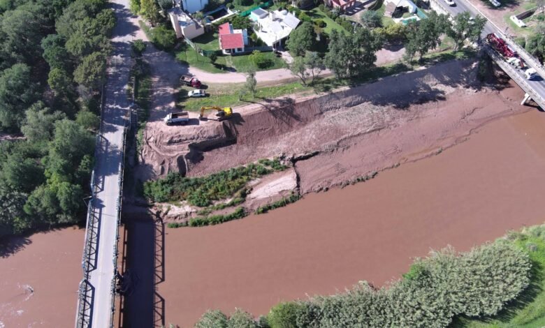 Imágenes de la obra de protección contra inundaciones en La Carlota