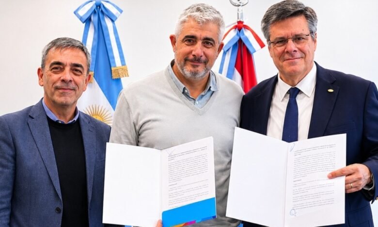 Firma del convenio entre el Gobierno de Córdoba y el Laboratorio Productos Roche
