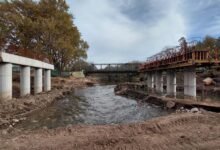 Construcción del nuevo puente en Santa Rosa de Calamuchita sobre el río Santa Rosa