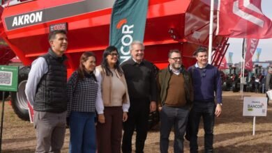 Imagen de la muestra Agroactiva en Armstrong, con stands y maquinaria agrícola