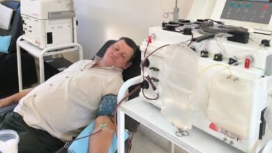 Persona donando plasma para ayudar a combatir la Fiebre Hemorrágica Argentina