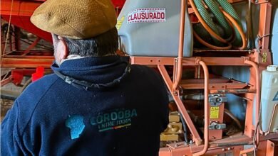 Imagen de una inspección fitosanitaria en un establecimiento agrícola