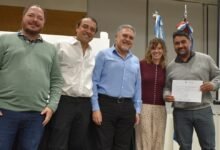 Imagen de los actos de colación del ISEP con los educadores recibiendo sus diplomas