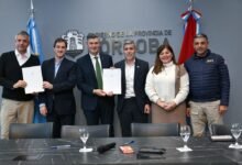 Imagen de la firma del convenio de colaboración entre la Provincia y Carrefour