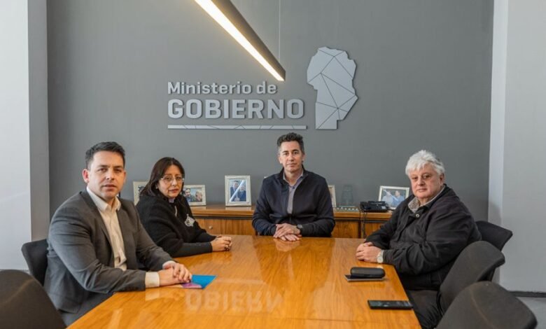 Imagen de camiones cisterna y vehículos de carga para comunidades regionales de Córdoba