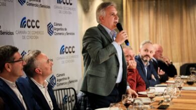 Gobernador Llaryora y autoridades en la cena institucional de la Cámara de Comercio de Córdoba