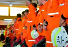 Miembros de la brigada de rescate de Córdoba preparándose para partir hacia Venezuela