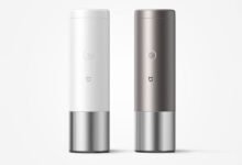 Una imagen de la cafetera portátil de Xiaomi, con un café espresso perfecto en la parte superior.