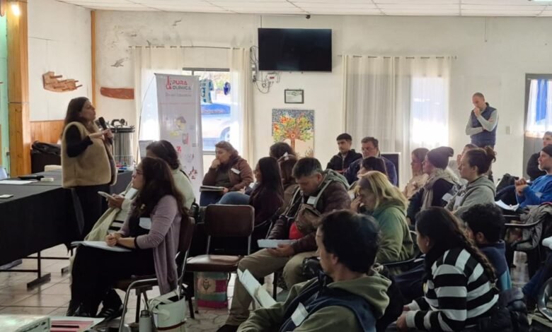 Participantes en la jornada de capacitación sobre conservas en Nono