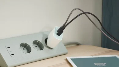 Imagen de un cargador para iPhone con dos puertos USB-C