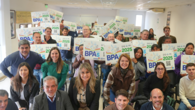 Imagen de productores recibiendo aportes del Gobierno de Córdoba