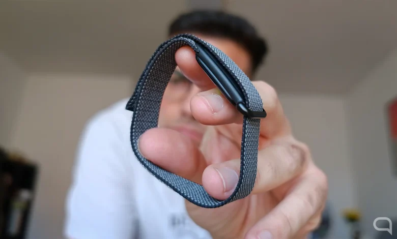 Imagen de la Fitbit Air con accesorios personalizados
