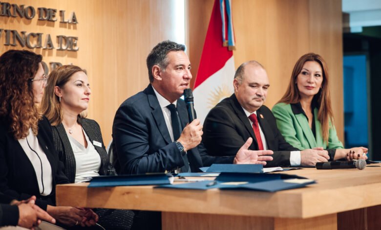 Líderes sociales participando en una capacitación