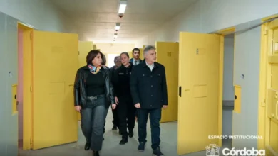 Imagen del gobernador Llaryora supervisando la construcción de la cárcel de máxima seguridad en Córdoba