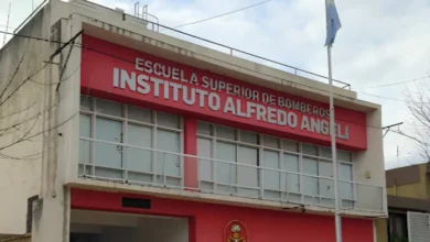 Brigadistas de rescate preparándose para viajar a Venezuela