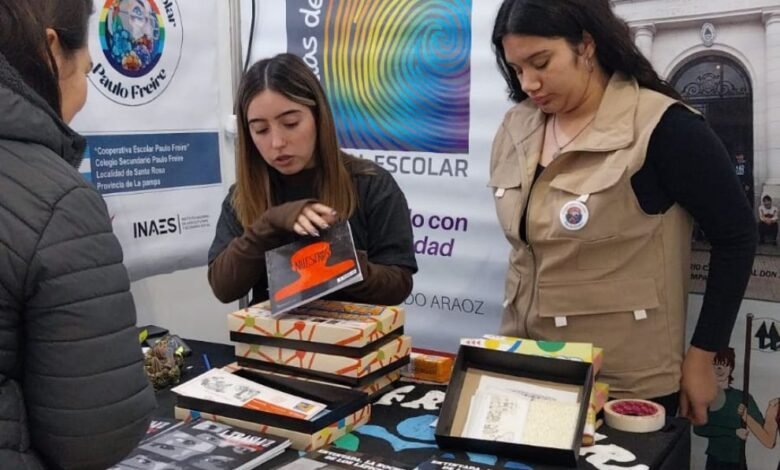 Estudiantes y docentes cordobeses participando del Encuentro Nacional de Cooperativismo y Mutualismo Escolar