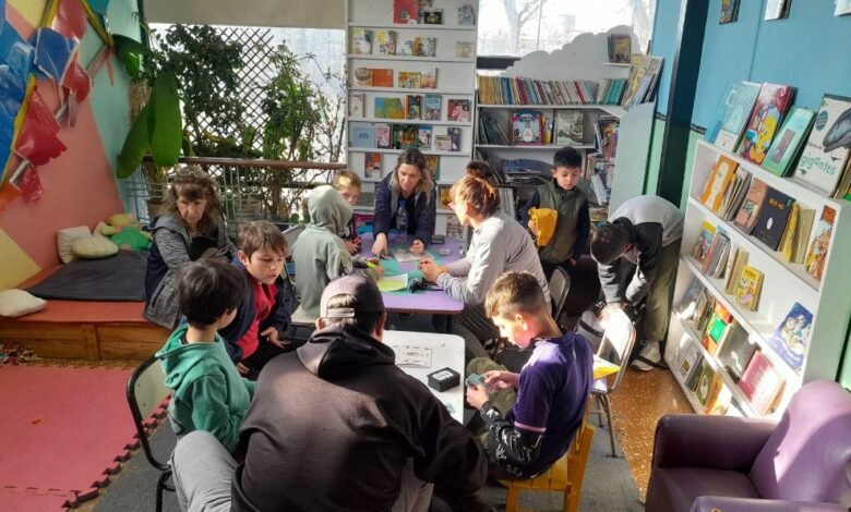 Niños y jóvenes participan en actividades de aprendizaje y recreación en la provincia de Córdoba