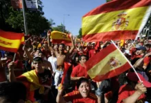 Aficionados españoles celebrando una victoria en el Mundial 2026